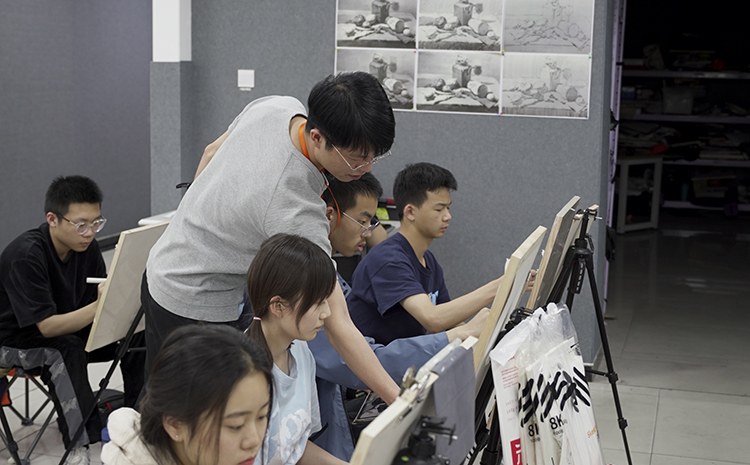 考中央美院要具备哪些条件（1）